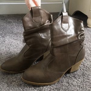 Cowboy boots, taupe, worn one time!